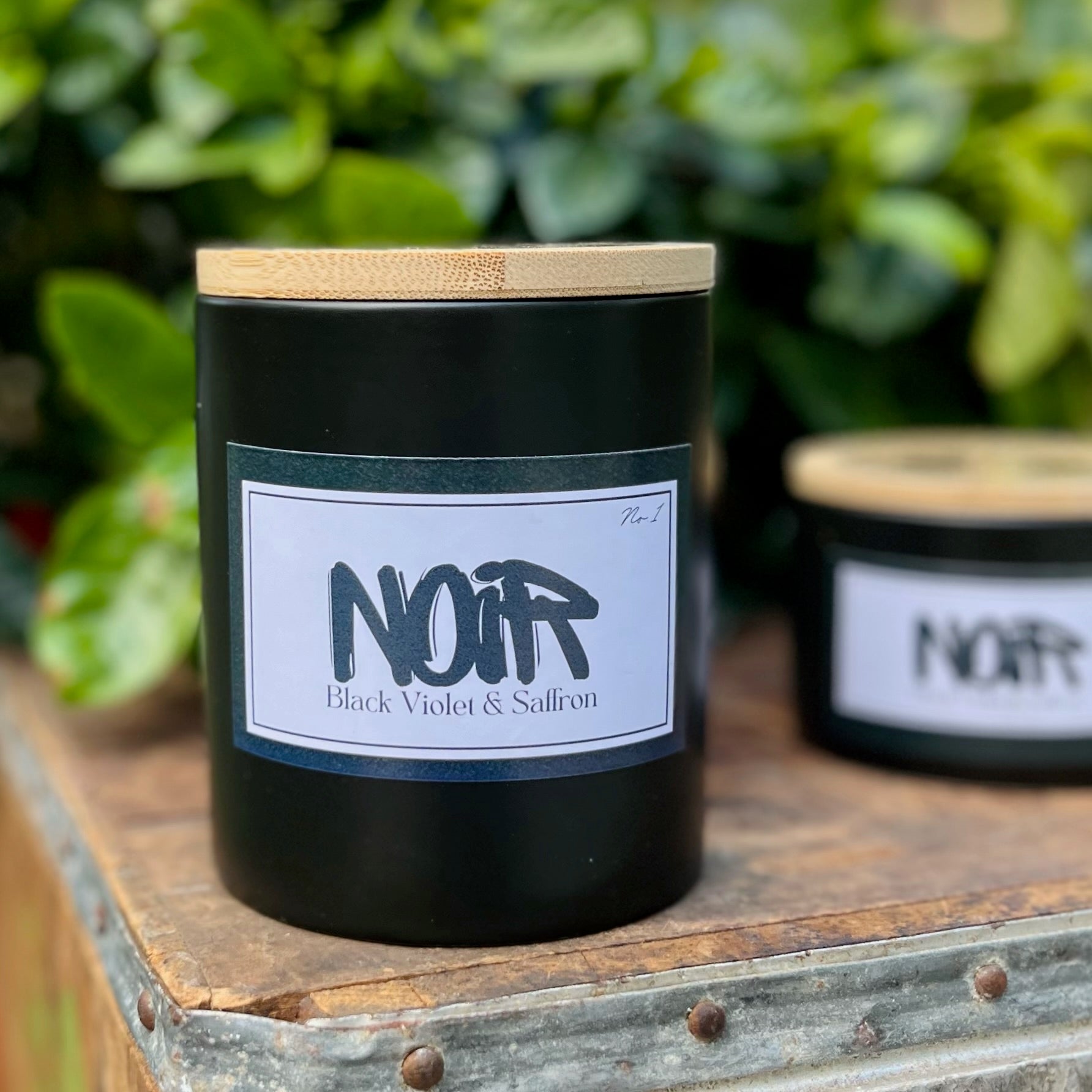 Noir Candle - iambabyhands