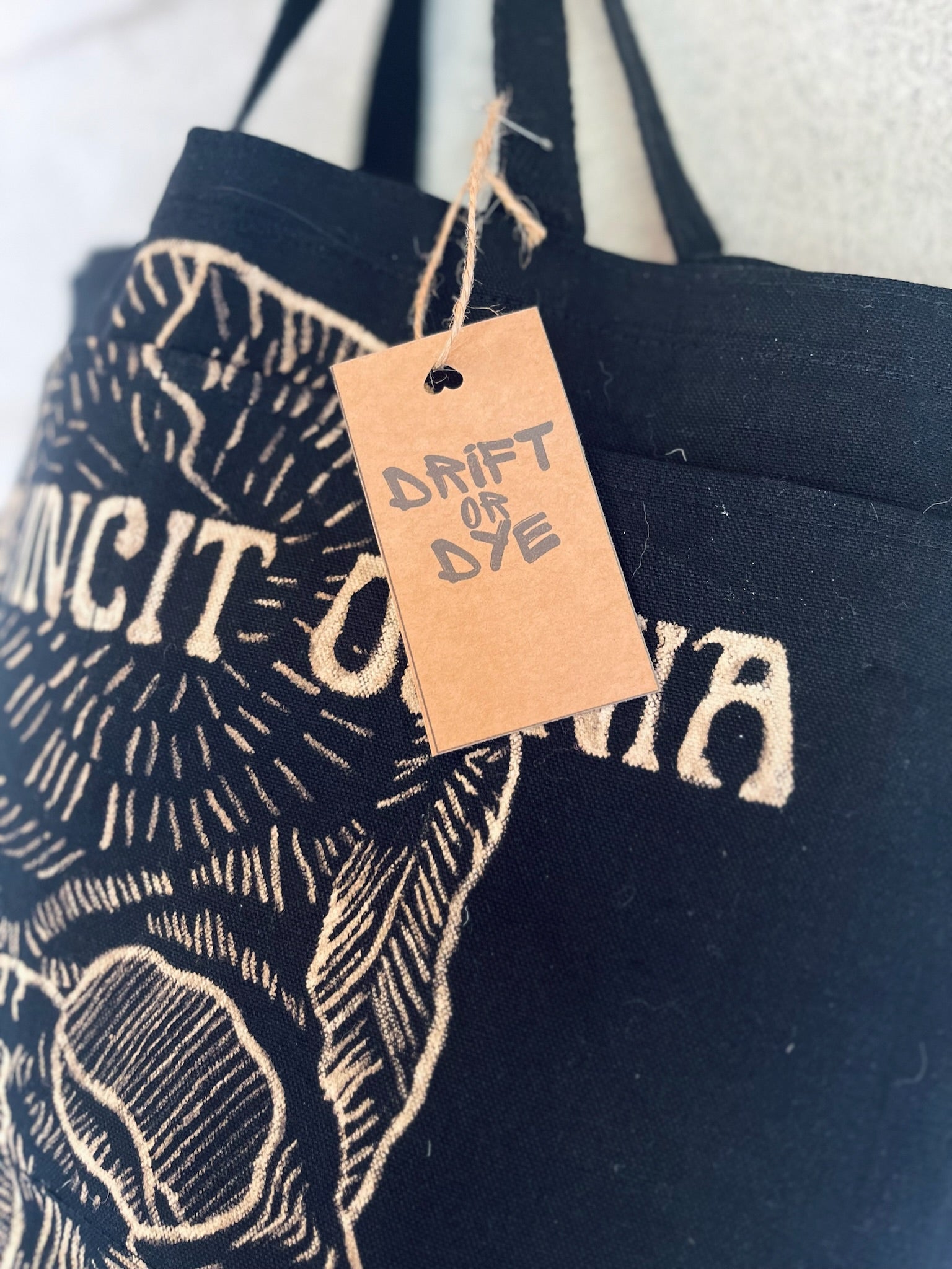 Mors Vincit Omnia Tote Bag - iambabyhands